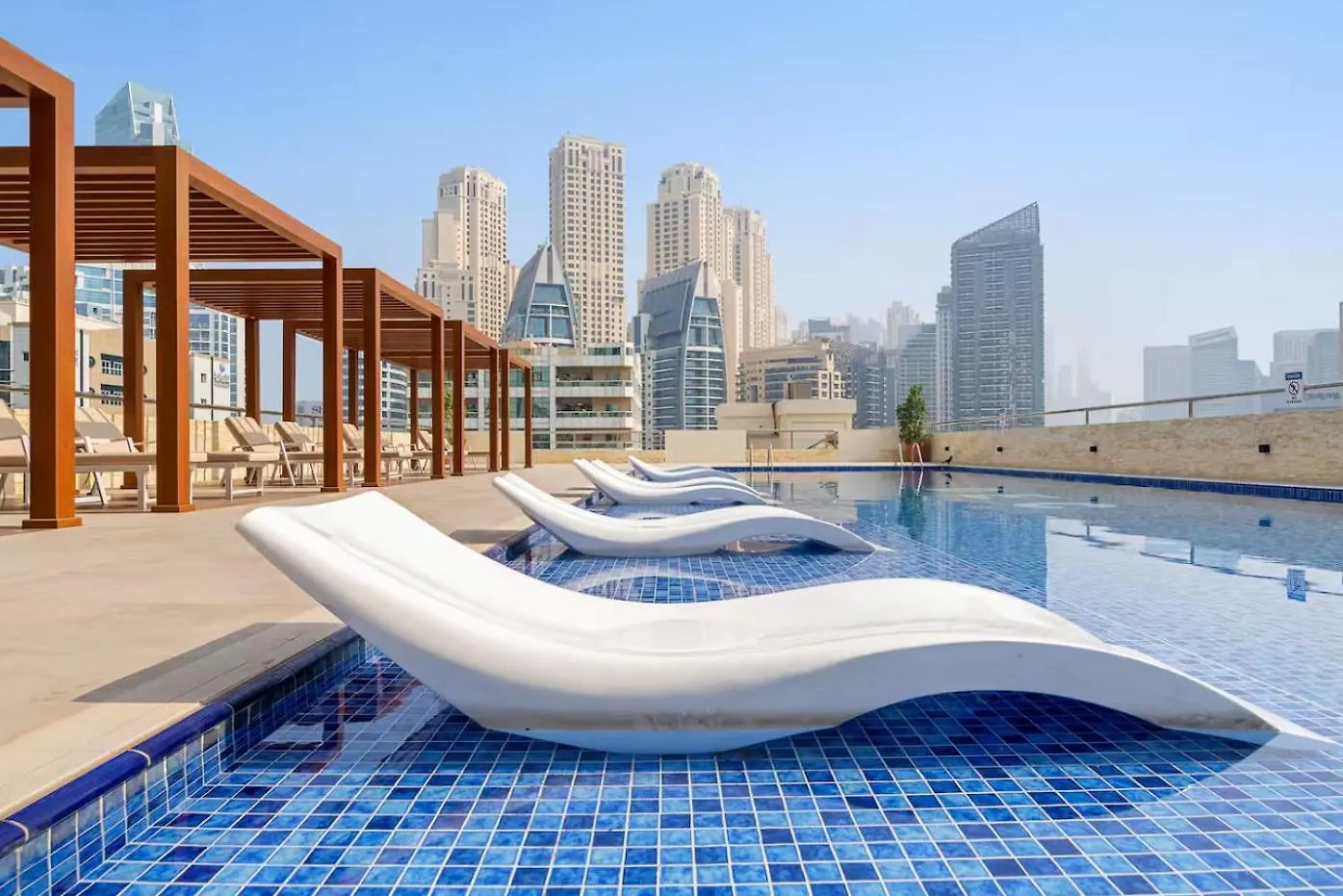 Luxurious 2Br Apt With Marina View & Private Jacuzzi Dubai Apartment