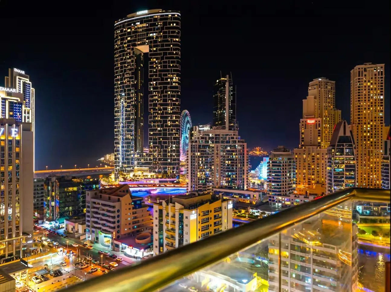 Luxurious 2Br Apt With Marina View & Private Jacuzzi Dubai Apartment