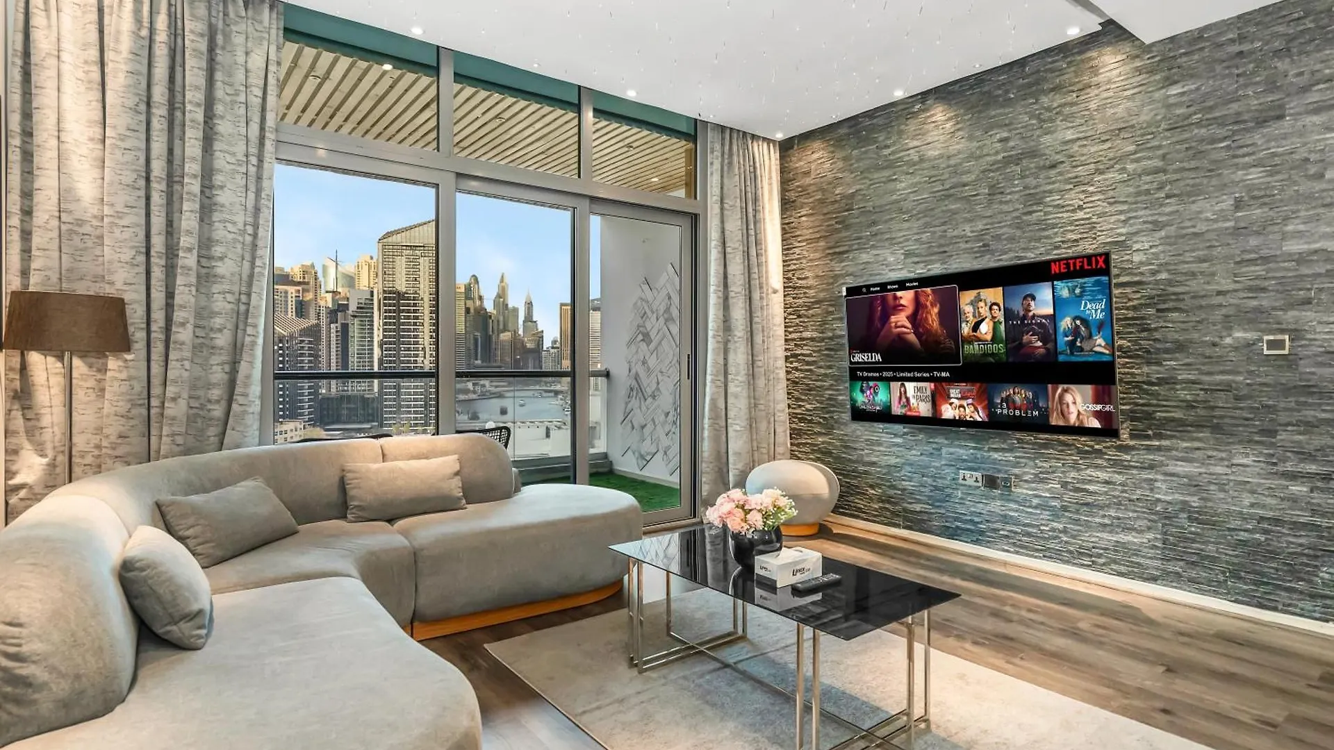 Luxurious 2Br Apt With Marina View & Private Jacuzzi Dubai