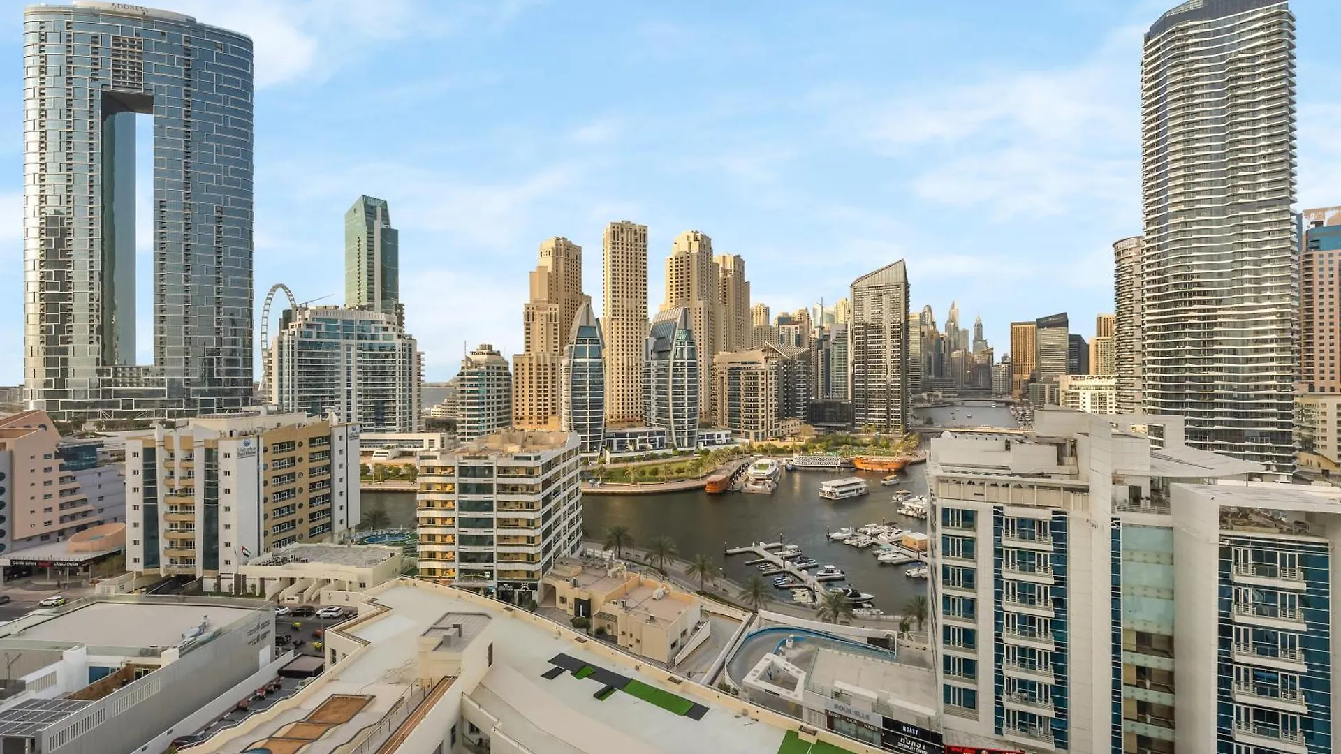 Luxurious 2Br Apt With Marina View & Private Jacuzzi Dubai Apartment