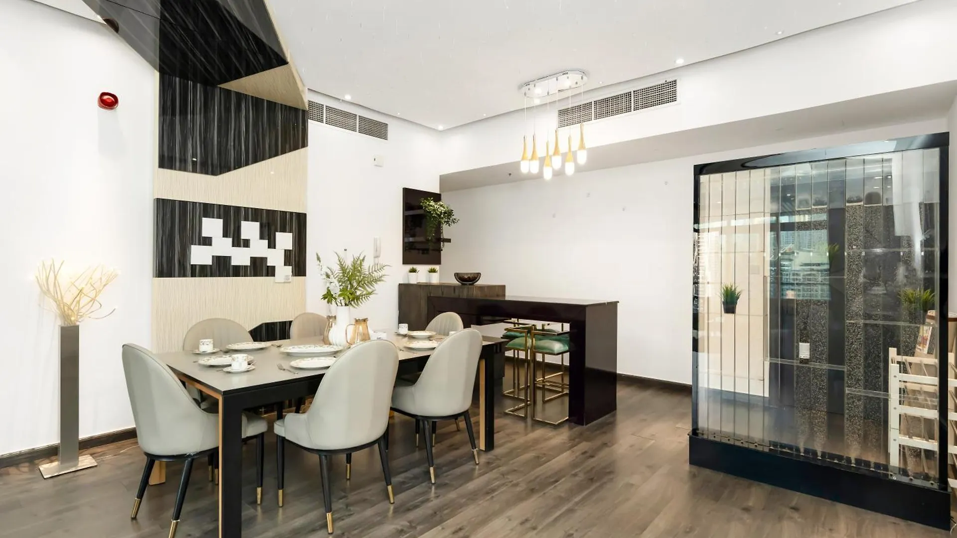 Luxurious 2Br Apt With Marina View & Private Jacuzzi Dubai United Arab Emirates
