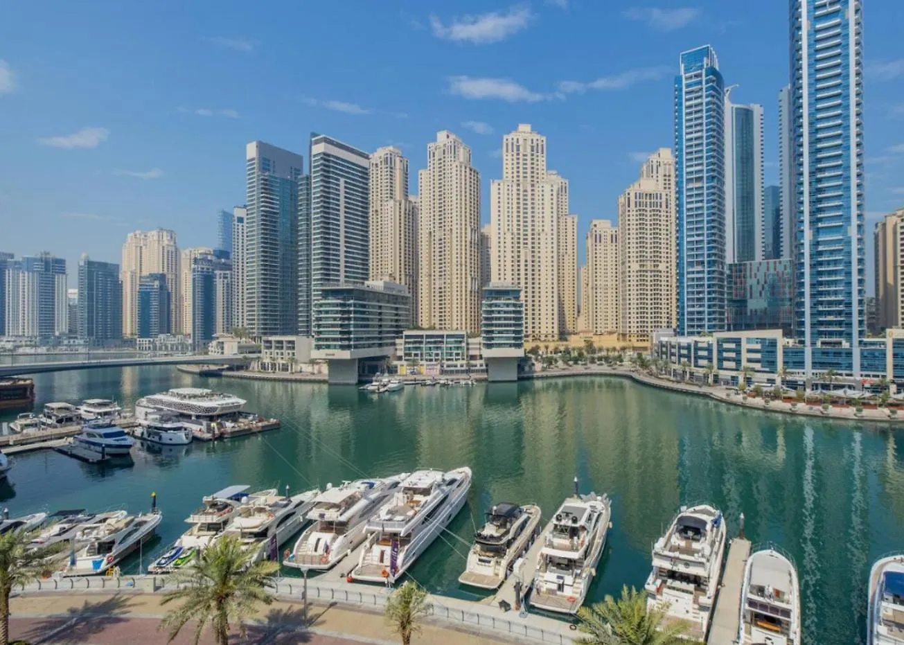 Luxurious 2Br Apt With Marina View & Private Jacuzzi Dubai