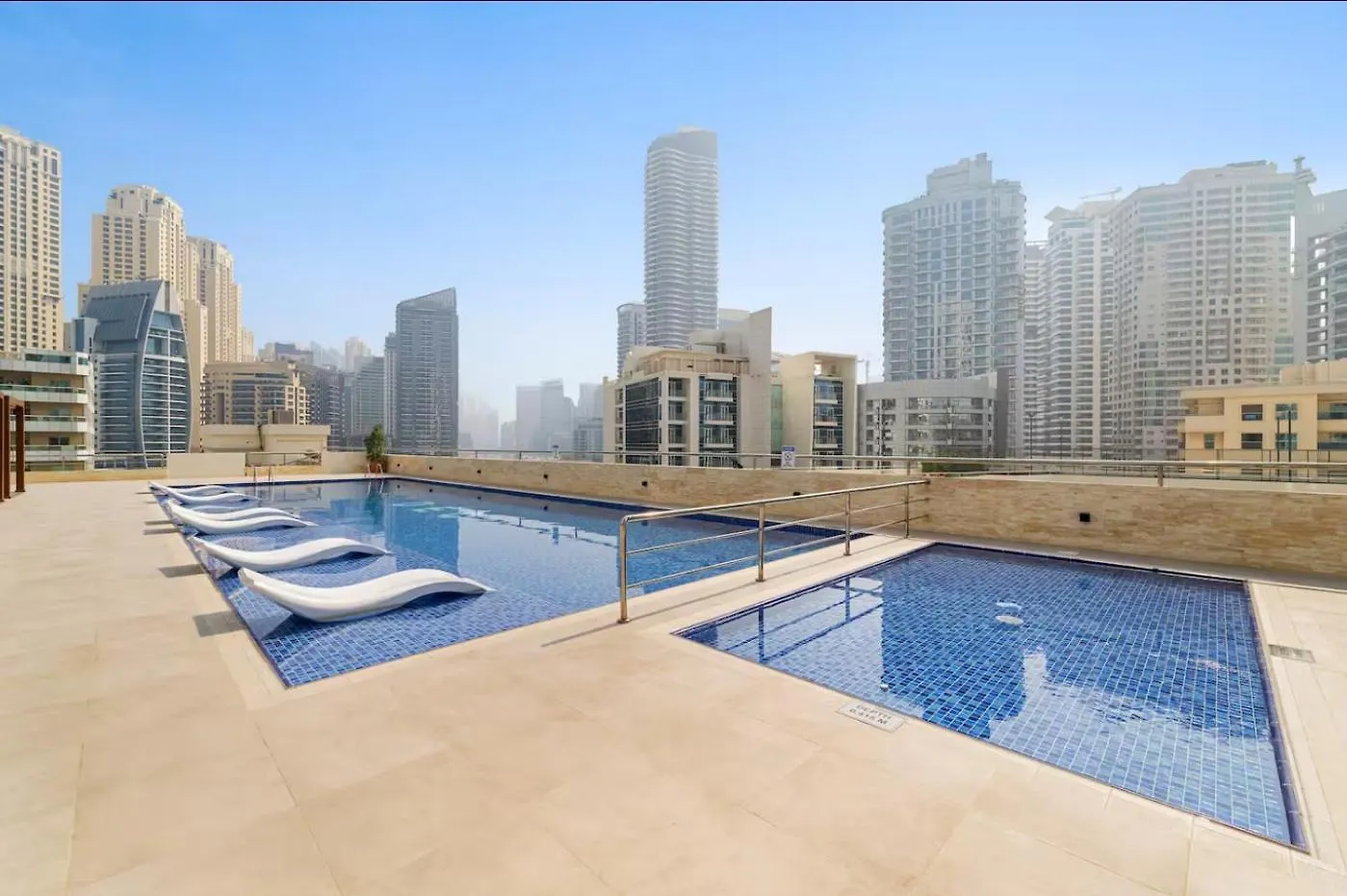 Luxurious 2Br Apt With Marina View & Private Jacuzzi Dubai Apartment