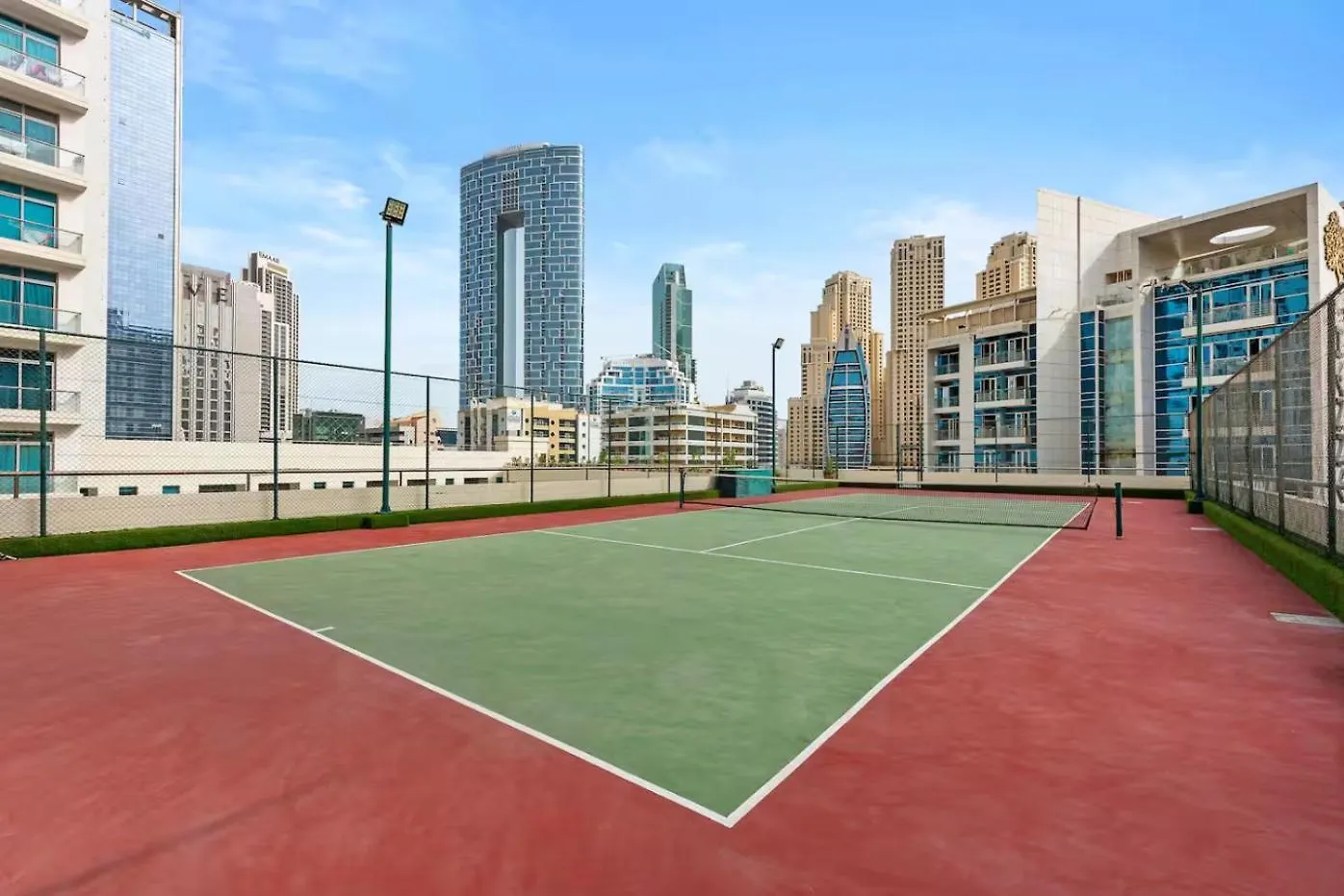 Luxurious 2Br Apt With Marina View & Private Jacuzzi Dubai Apartment