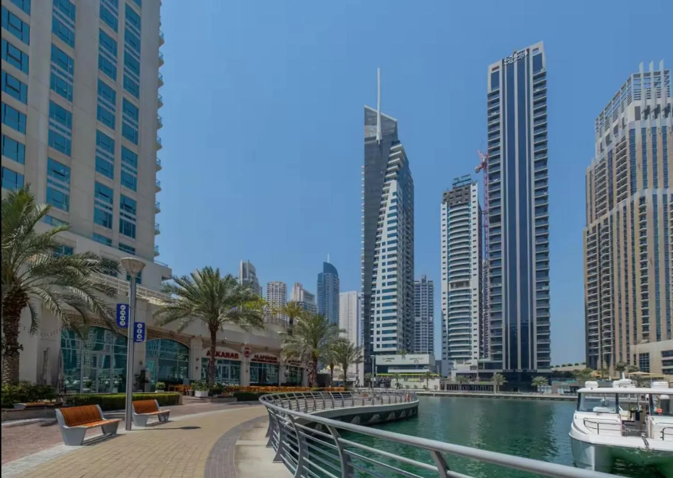 Luxurious 2Br Apt With Marina View & Private Jacuzzi Dubai Apartment