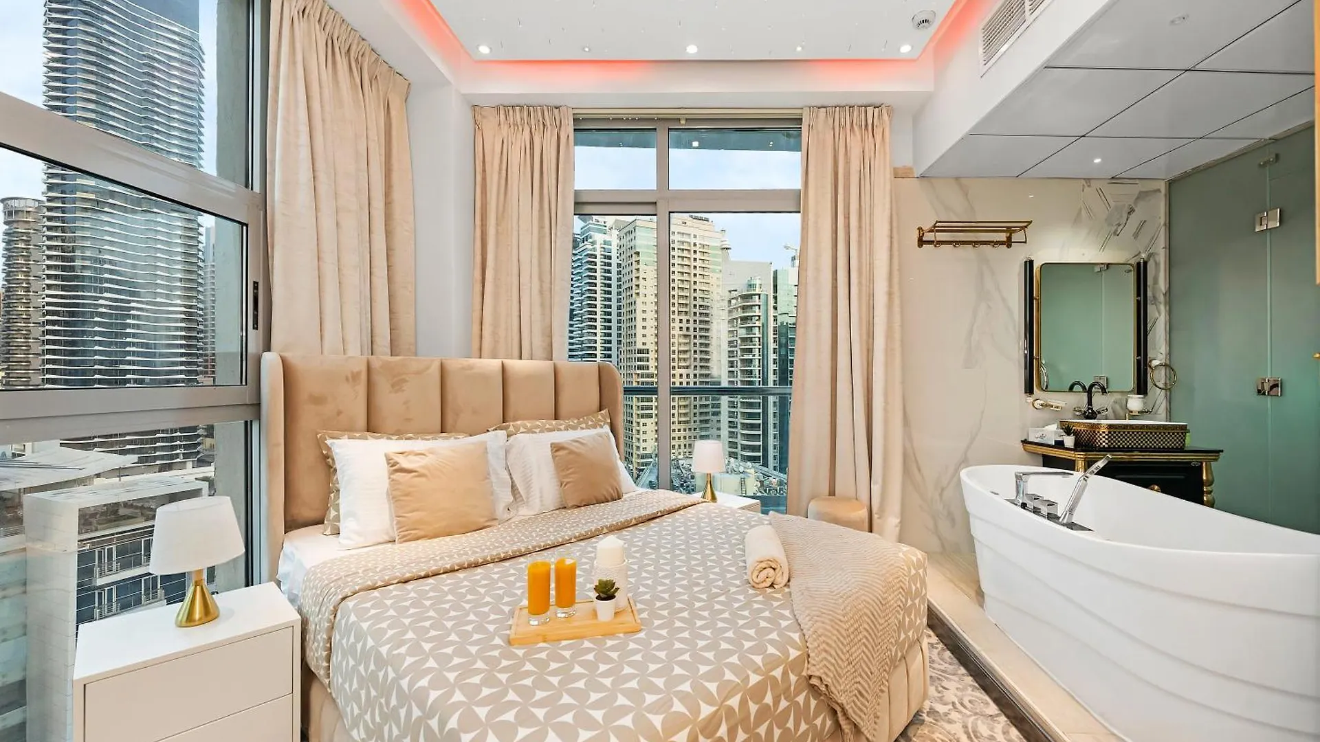 Luxurious 2Br Apt With Marina View & Private Jacuzzi Dubai Apartment