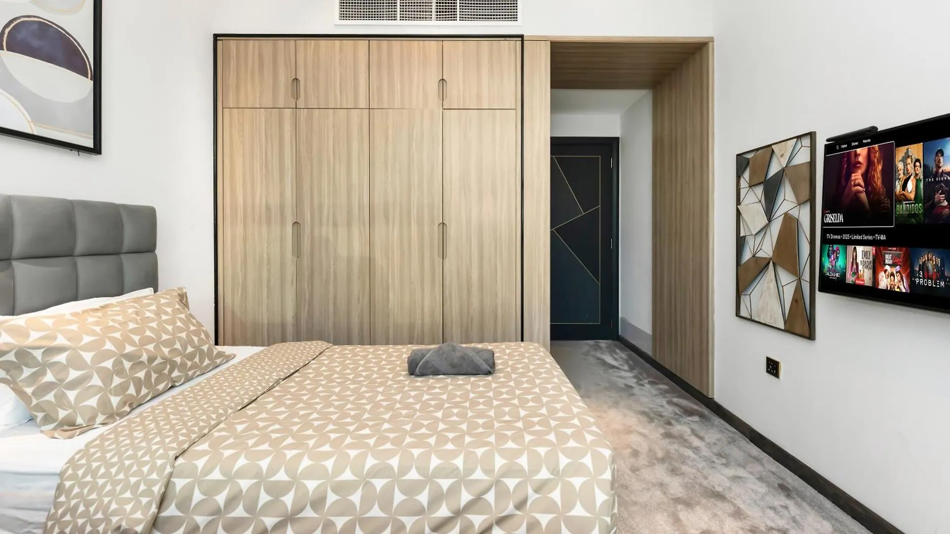 Luxurious 2Br Apt With Marina View & Private Jacuzzi Dubai