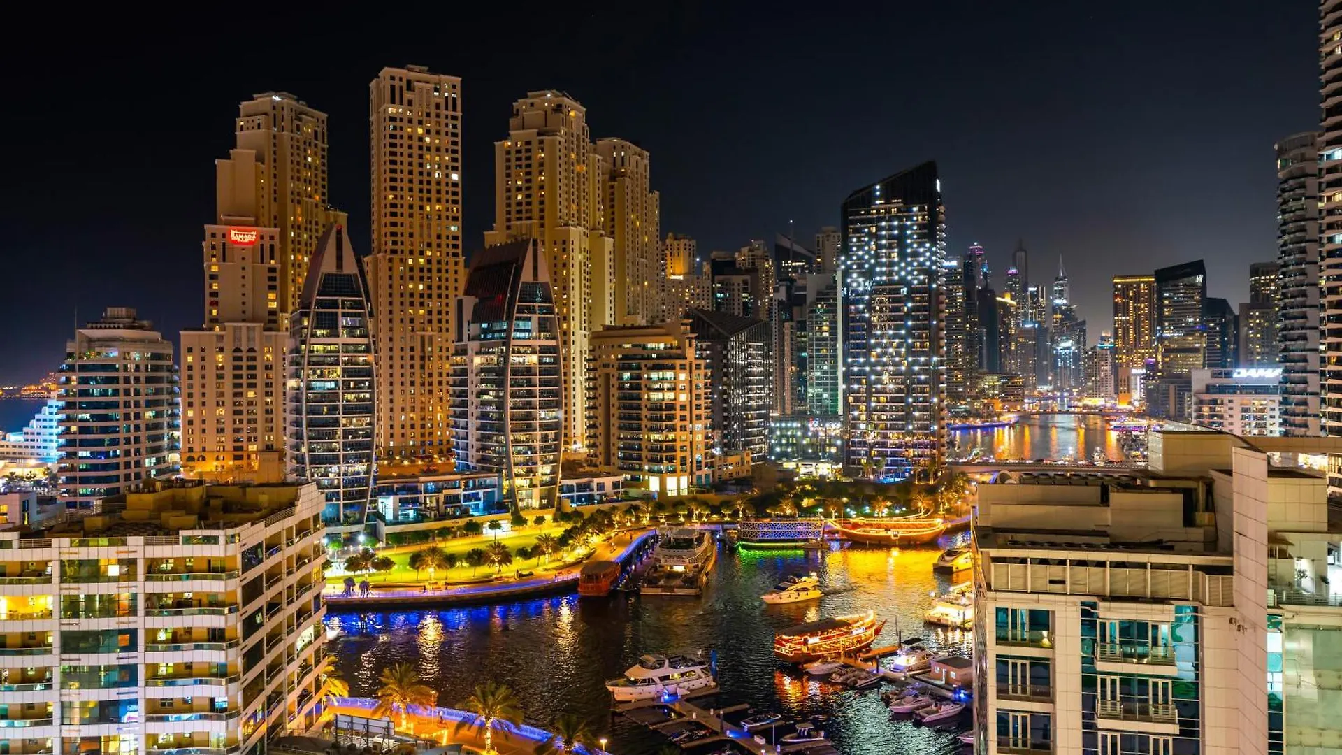 Luxurious 2Br Apt With Marina View & Private Jacuzzi Dubai