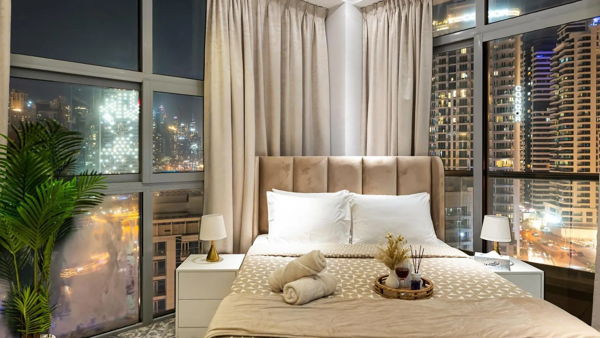 Luxurious 2Br Apt With Marina View & Private Jacuzzi Dubai Apartment